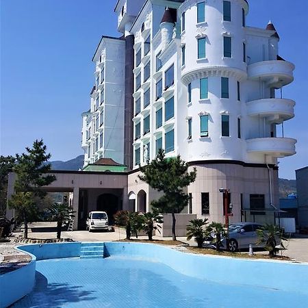 Namhae Beach Hotel Exterior photo