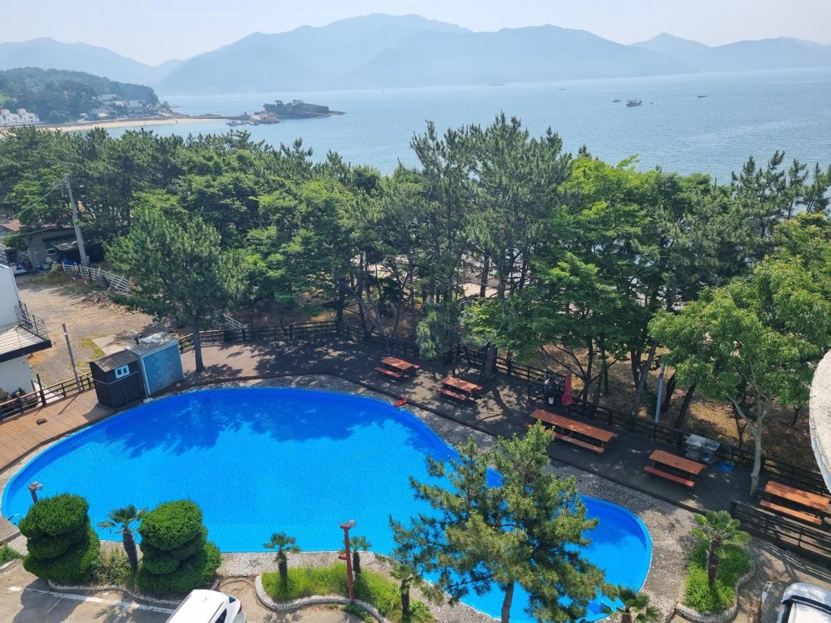 Namhae Beach Hotel Exterior photo